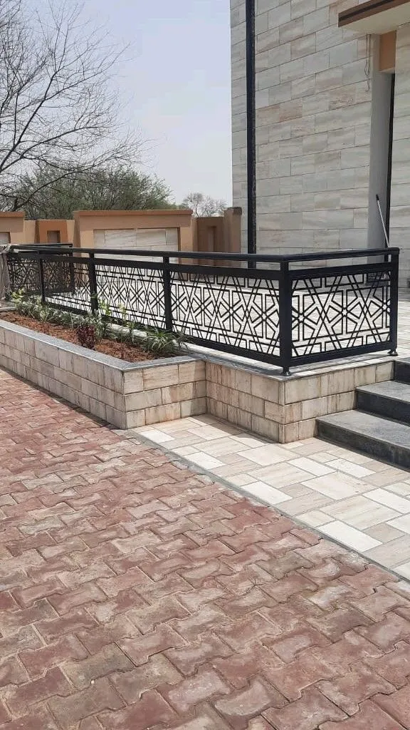 B-068 B-068 - Image 1